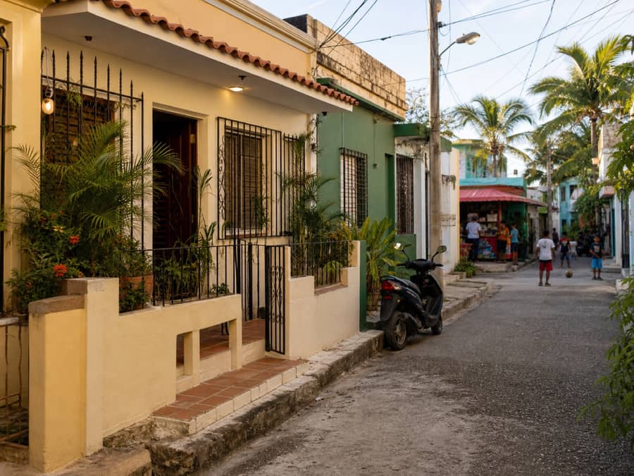 Alquiler dominicano cerca de colmado
